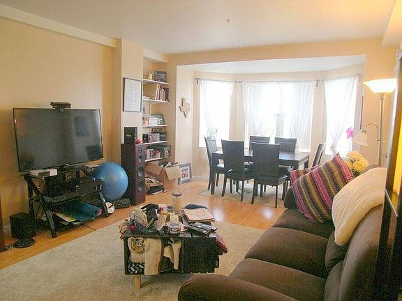5th image of 1 Cityview Ln Unit 611