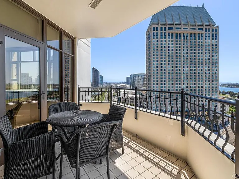 700 W Harbor Dr W #1703 — Photo 15