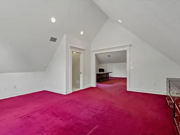 21033 Violet Rd — Photo 25