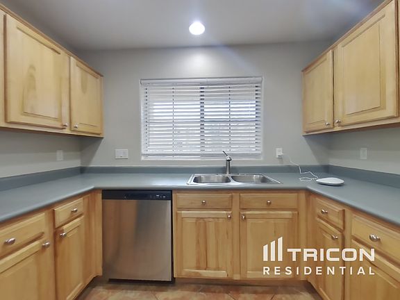 4th image of 21015 N Alma Dr