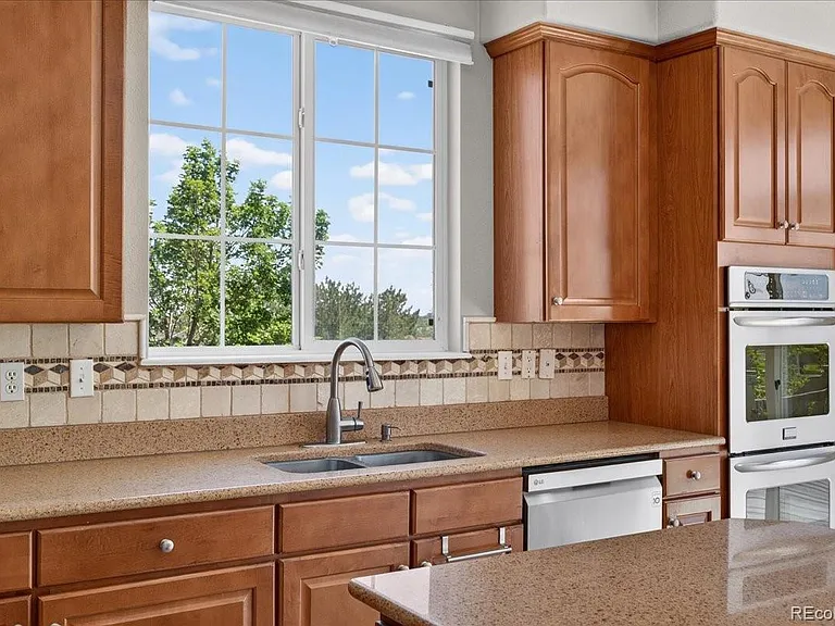 10543 Laurelglen Cir — Photo 15