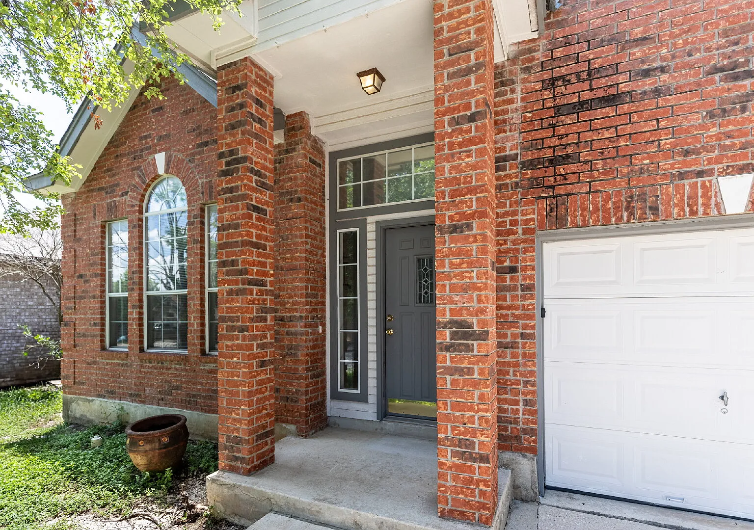 3 bed, 2.5 bath, 2114 sqft, $1,795 — Photo 3