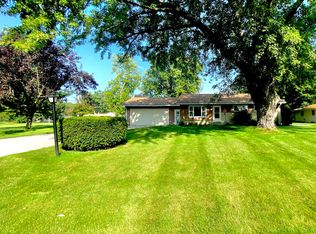 W151N5441 Badger Dr, Menomonee Falls, WI 53051