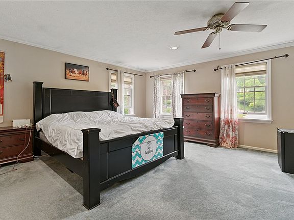 4th image of 228 Meadowfield Ln