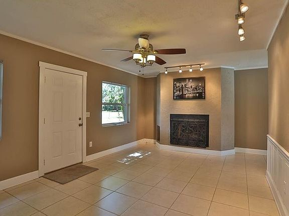 4th image of 1828 West Dr