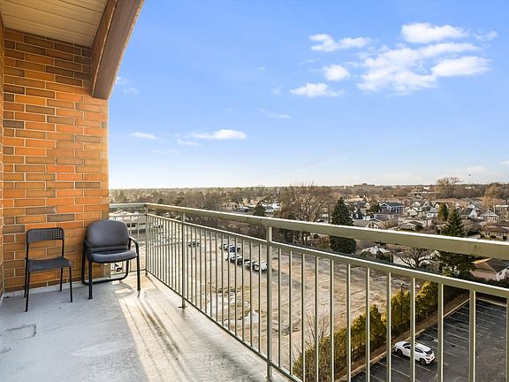2nd image of 6807 N Milwaukee Ave APT 709
