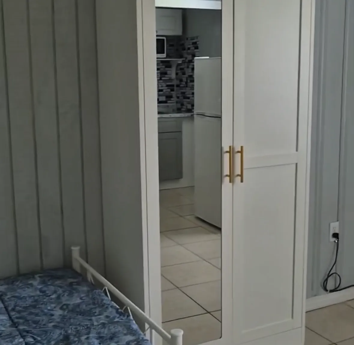 1 bed, 250 sqft, $1,050 — Photo 2