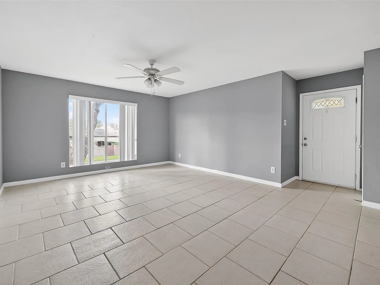 2 bed, 1.5 bath, 1098 sqft, $1,400 — Photo 3
