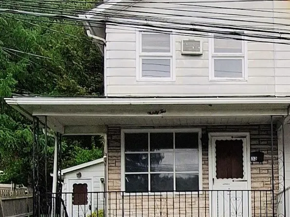 32 W Enterprise St, Glen Lyon, PA 18617