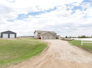 1910 80th St SE, Bismarck, ND 58504