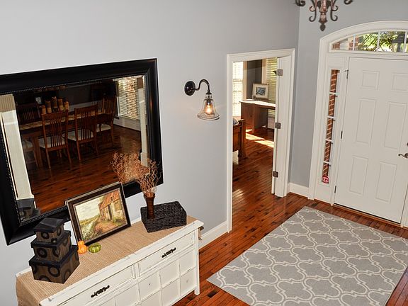 3rd image of 117 Henry Ln