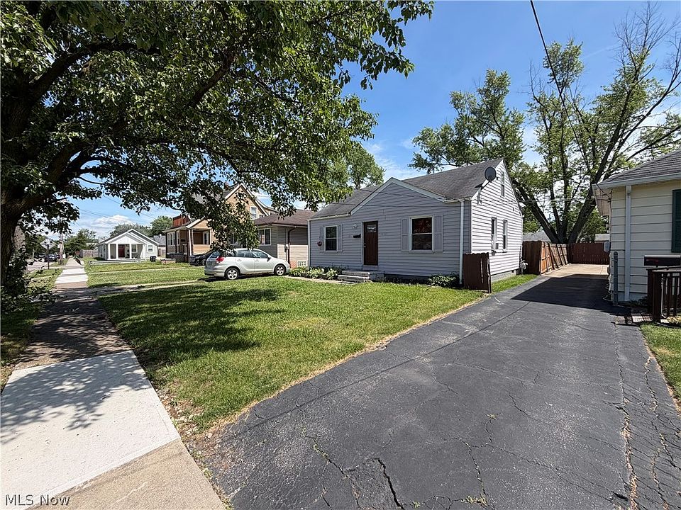 2nd image of 12817 Lena Ave
