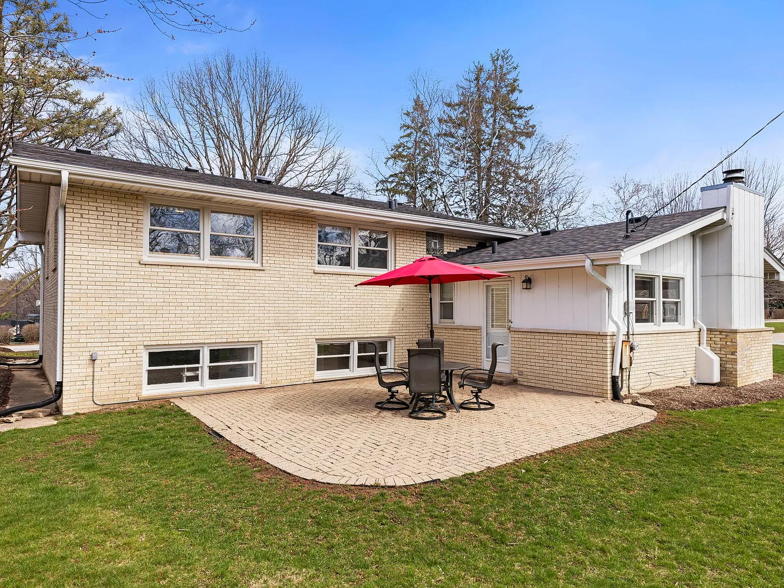 4 bed, 2.5 bath, 1967 sqft, $5,000 — Photo 4