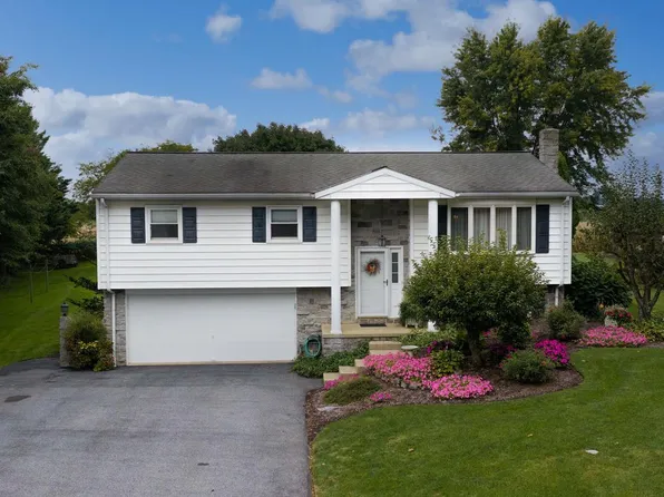 18 Pinewood Ave, Ephrata, PA 17522