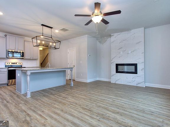 4th image of 123 Greenview Ct