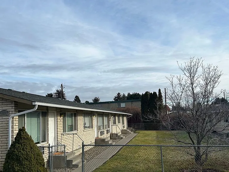 1003 S 41st Ave — Photo 1