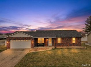 409 Fox Den Ln, Wentzville, MO