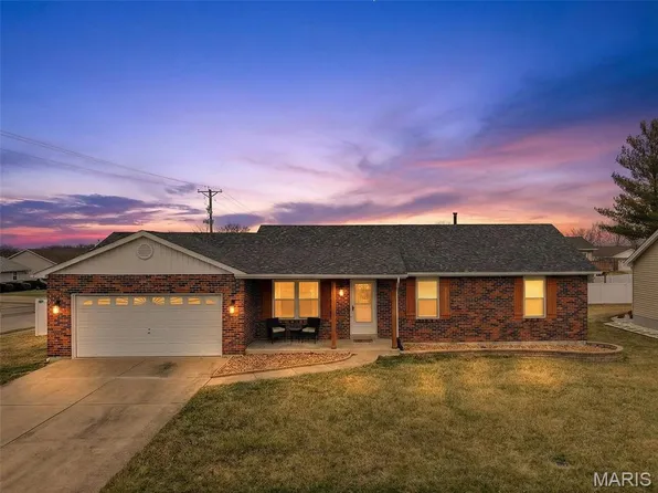 409 Fox Den Ln, Wentzville, MO 63385