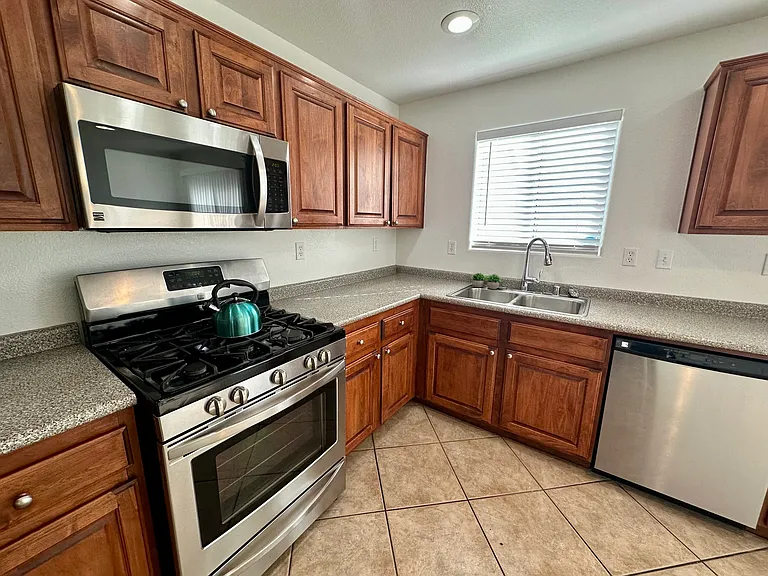 5849 Old English Ct — Photo 9