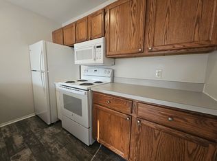 8709 Candlewood Trl APT 12, Brighton, MI