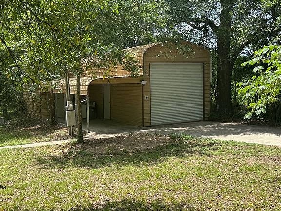 2nd image of 621 Fm 1514 Rd