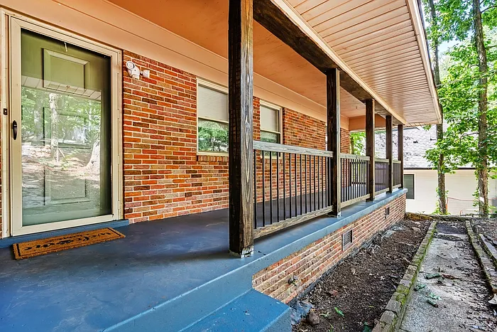 5 bed, 3.0 bath, 2816 sqft, $2,700 — Photo 2