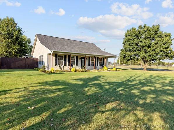 907 NE 4th St, Wagoner, OK 74467