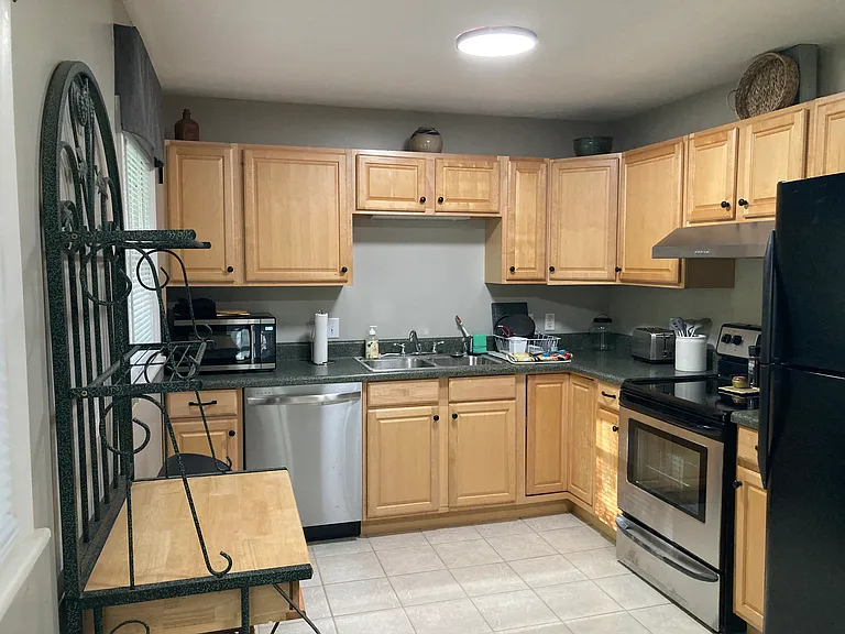 13 Waters Rd — Photo 14