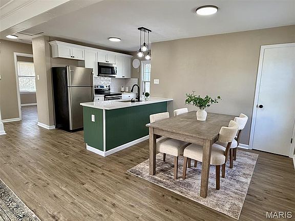 3rd image of 3329 Krem Ct
