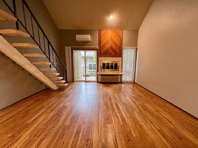 4656 SW Comus Pl — Photo 2