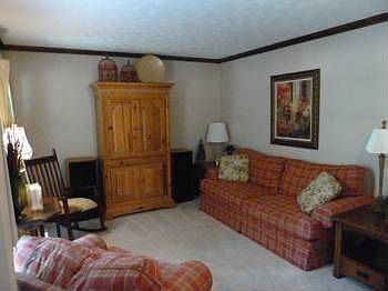 3rd image of 103 Lakeside Dr