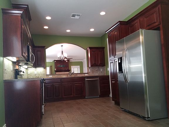 b'fast area looking n2 kitch