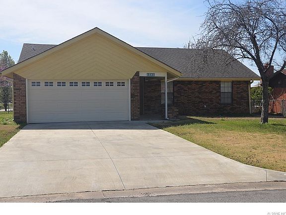 5th image of 1501 Crestwood Dr