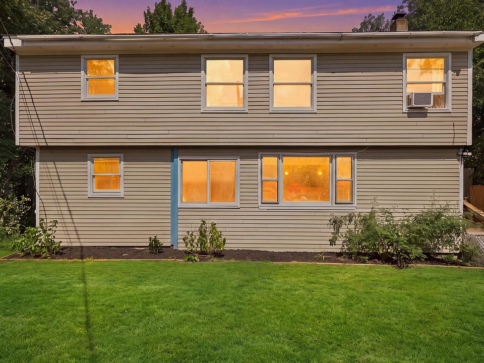 1st image of 180 Cranberry Meadow Road