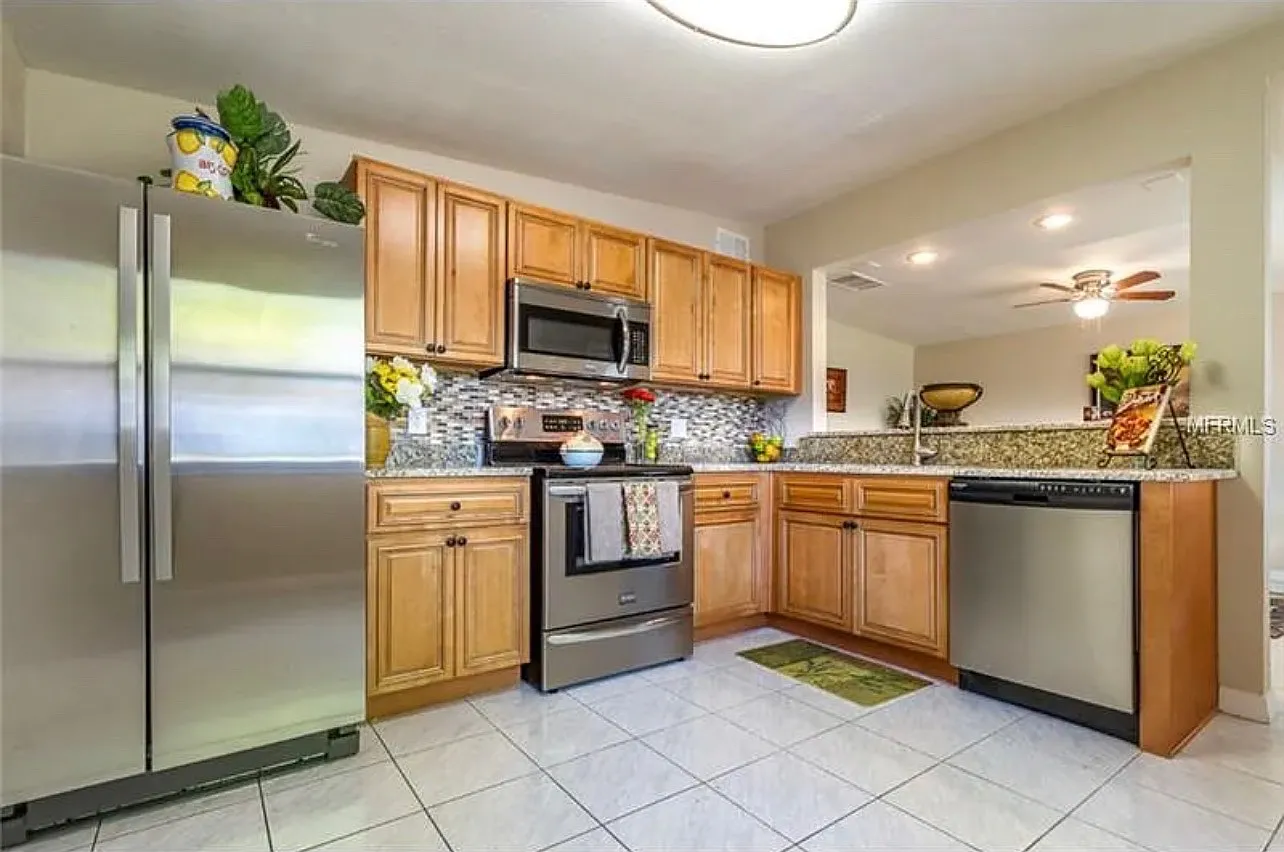 3 bed, 1429 sqft, $2,600 — Photo 3
