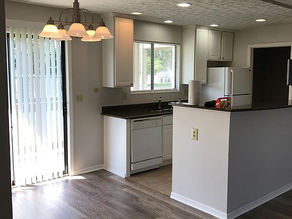 4th image of 2750 Greystone Dr #Gd2750-a