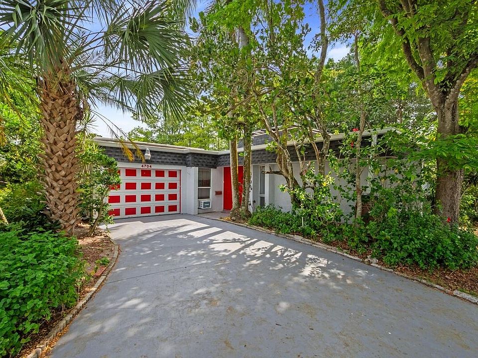 1st image of 4704 Queen Palm Lane