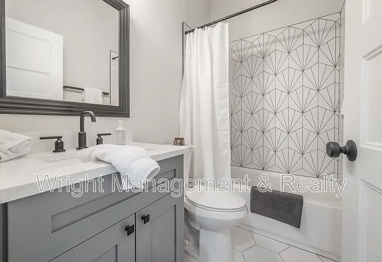 1807 E 20th Ave — Photo 12