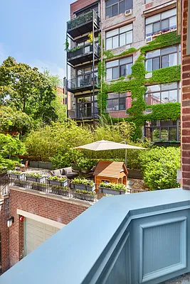 Rented by Compass | media 33