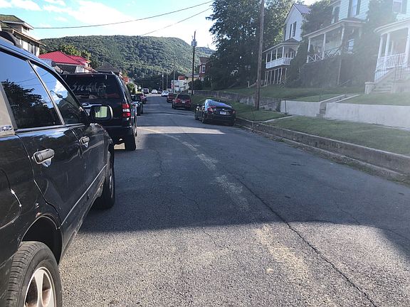 4th image of 624 Brussels Ave