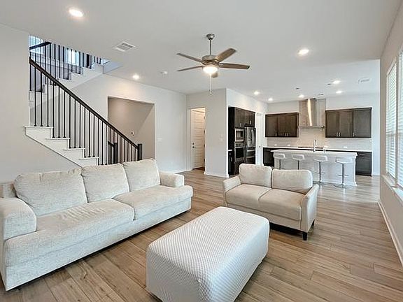 3rd image of 1200 Willie Ranch Way