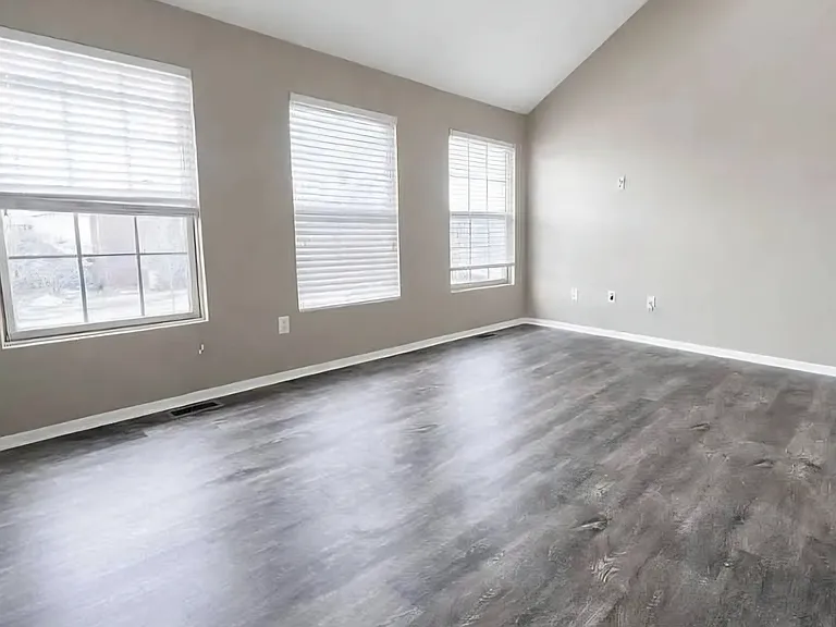 15650 Stone Crossing Dr — Photo 7