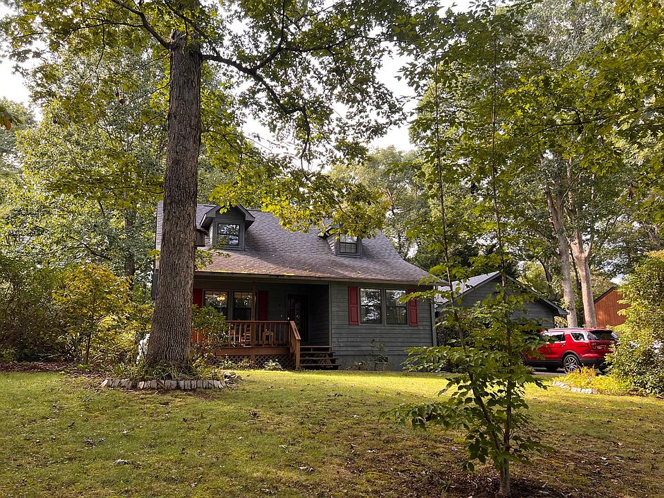 1st image of 16 Oakwood Rd