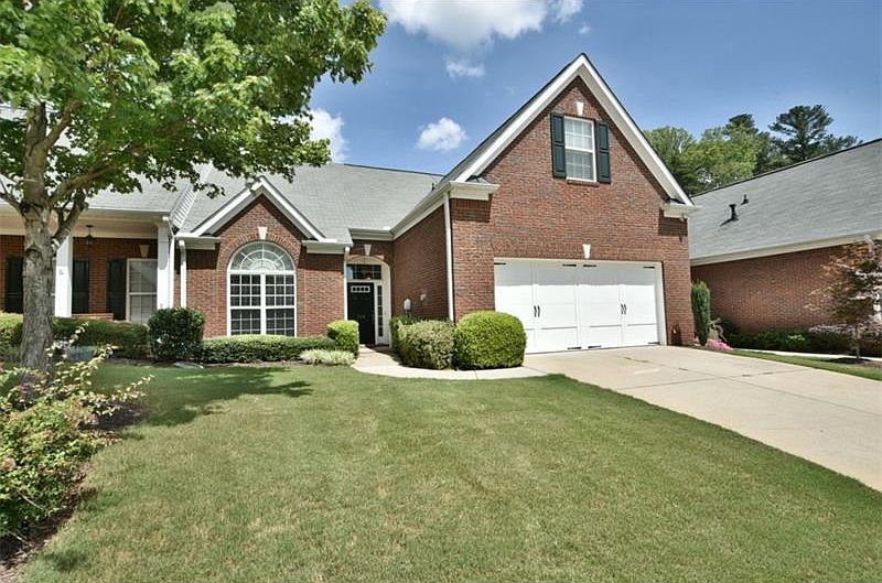 1st image of 318 Lauren Ln