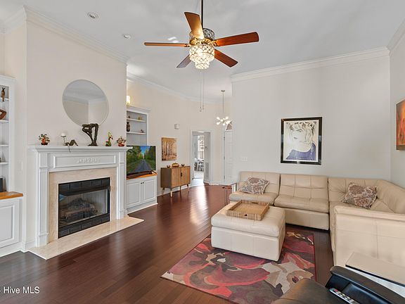 5th image of 218 Kings Way