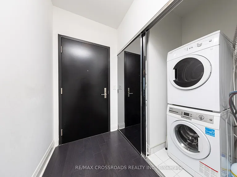 1080 Bay St #4509 — Photo 24
