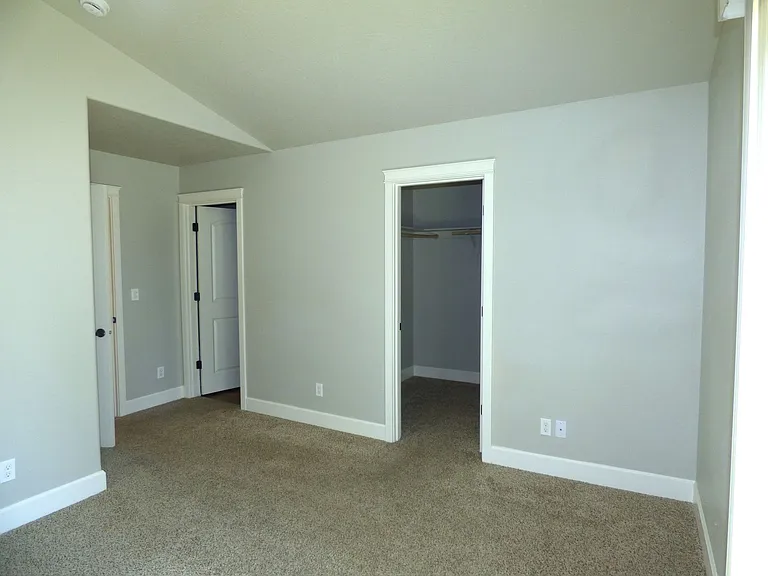 3576-3578 Fisher Ct NE — Photo 32