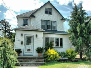 20 Raymond Ave, Lynbrook, NY
