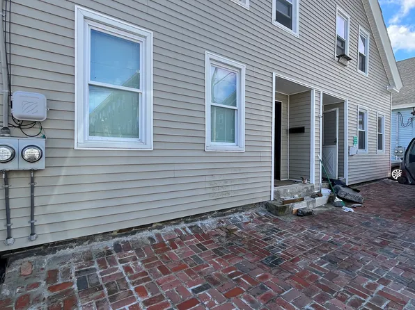 60 Rock St #2, Lowell, MA 01854