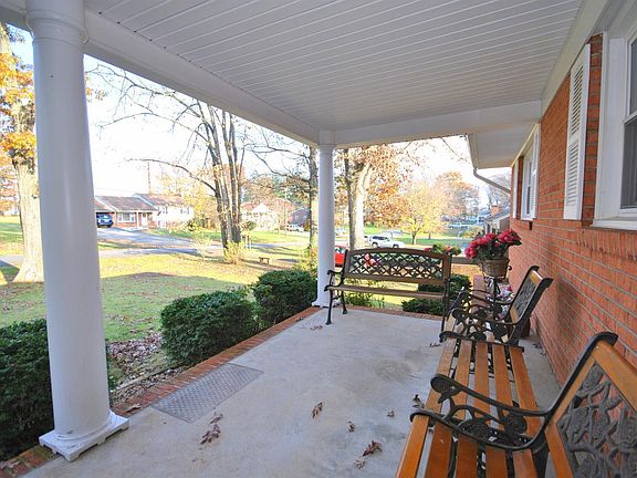 2nd image of 160 Woodhaven Dr